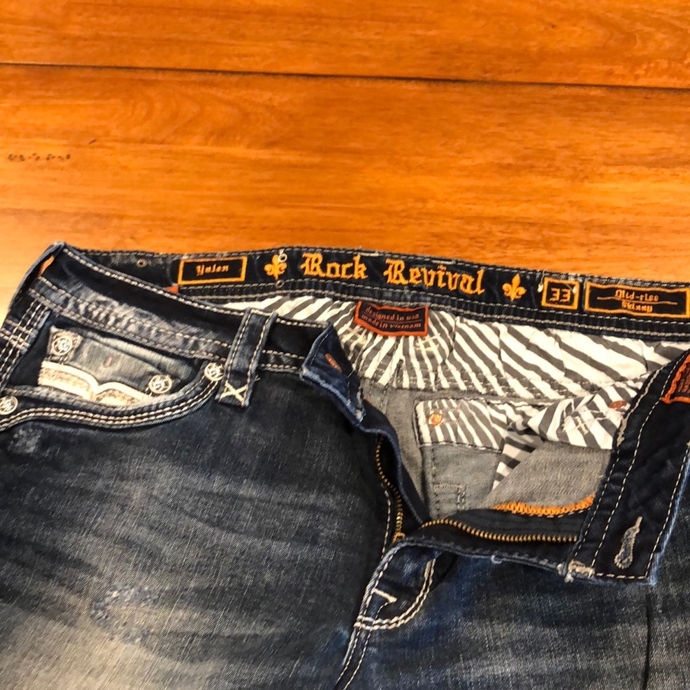 Women’s Rock Revival jeans